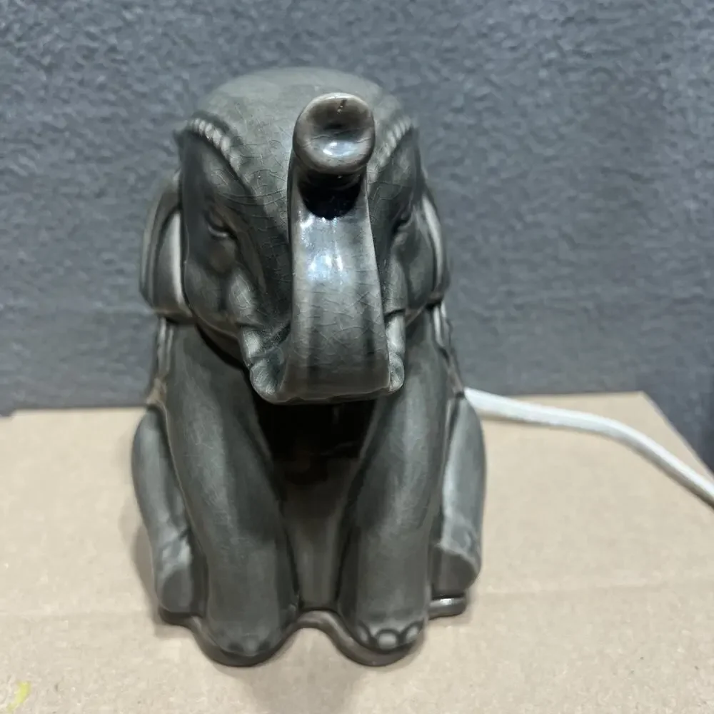 Better Homes and Gardens Elephant Wax Warmer Scentsy Inverted Bottom Wax Tray